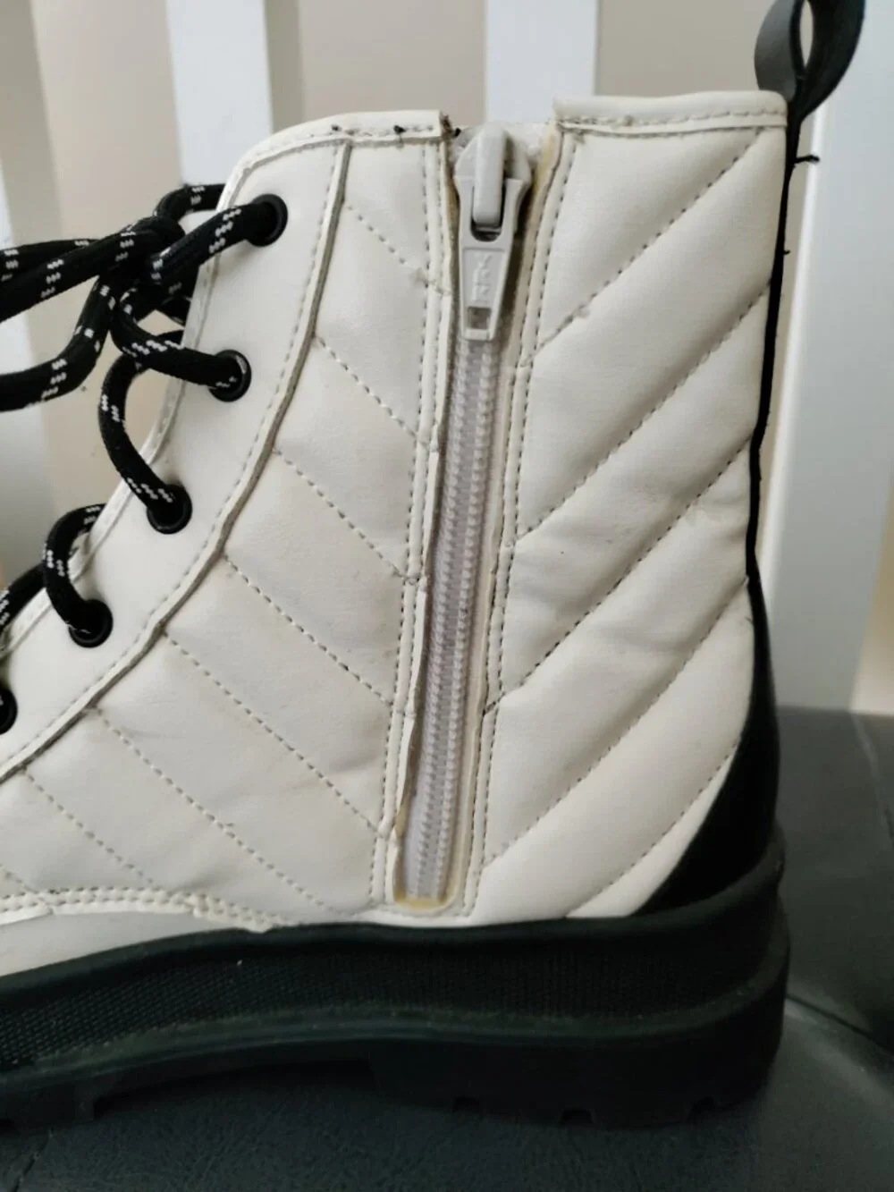 Wonder Nation Ivory Quilted Combat Boots Size 4